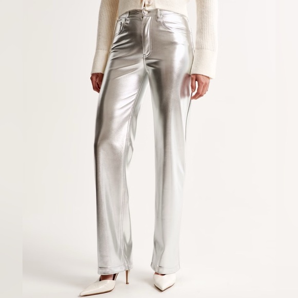NWT Abercrombie Curve Love Vegan Leather 90s Relaxed Pants, Silver - Picture 4 of 4